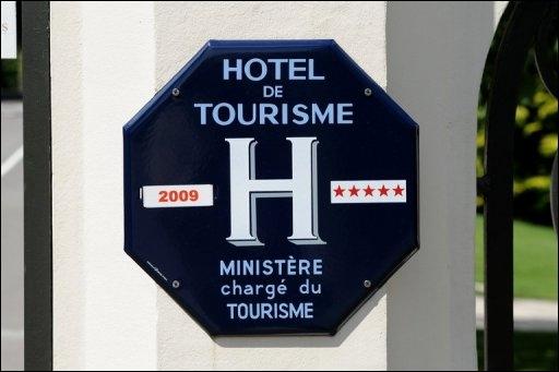Hôtellerie : fin des panneaux bleus et nouvelles étoiles - So We